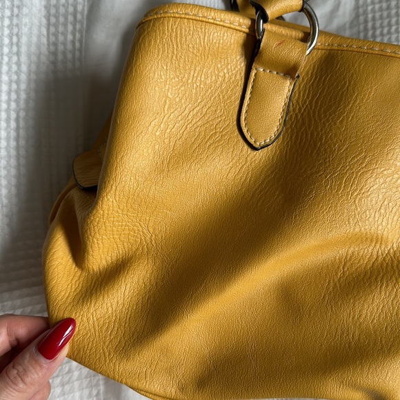 Vintage Yellow purse - Picture 7 of 16